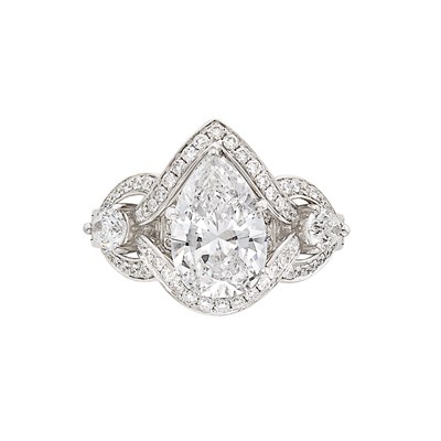 Lot 470 - White Gold and Diamond Ring