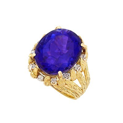 Lot 152 - Gold, Tanzanite and Diamond Ring