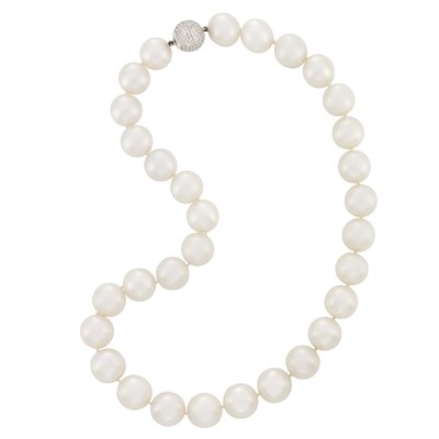 Lot 137 - South Sea Cultured Pearl Necklace with a White Gold and Diamond Ball Clasp