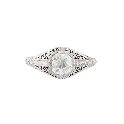 Lot 178 - Edwardian Platinum and Diamond Ring