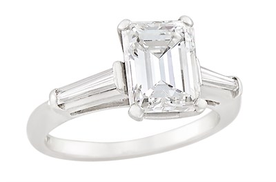 Lot 340 - Platinum and Diamond Ring