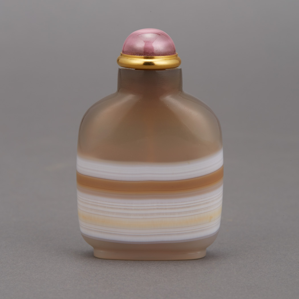 Lot 120 - Chinese Banded Agate Snuff Bottle Qing Dynasty...