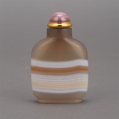 Lot 120 - Chinese Banded Agate Snuff Bottle Qing Dynasty...