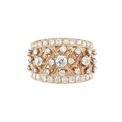 Lot 225 - Tricolor Gold and Diamond Ring