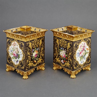 Lot 365 - Pair of English Porcelain Potpourris 19th...