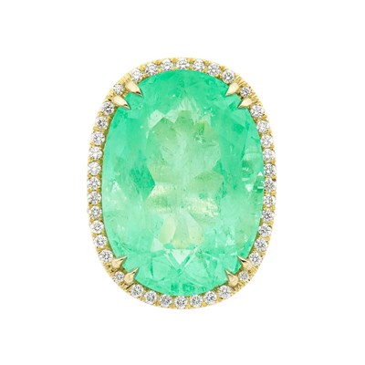 Lot 362 - Gold, Emerald and Diamond Ring