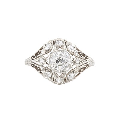 Lot 127 - Edwardian Platinum and Diamond Ring