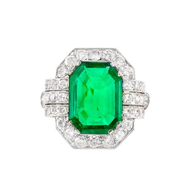 Lot 439 - White Gold, Emerald and Diamond Ring