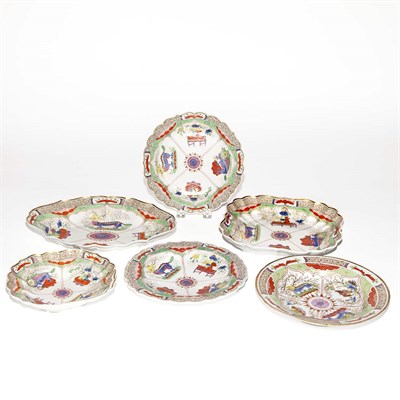 Lot 560 - Assembled Set of Ten English Porcelain Table...