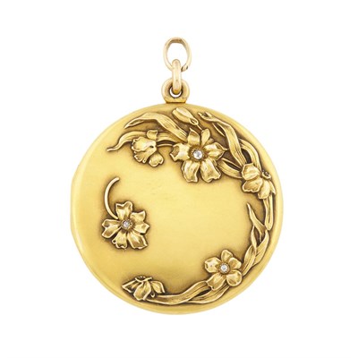 Lot 34 - Art Nouveau Gold and Diamond Floral Locket