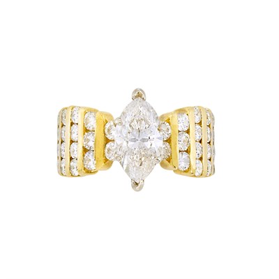 Lot 226 - Gold and Diamond Ring
