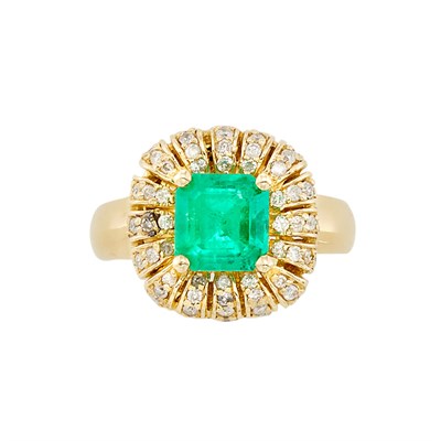 Lot 83 - Gold, Emerald and Diamond Ring
