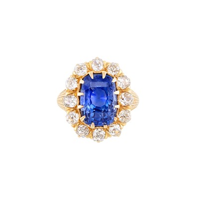 Lot 428 - Antique Gold, Sapphire and Diamond Ring