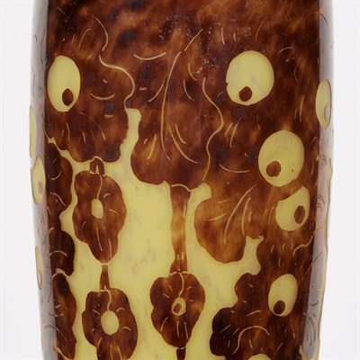 Lot 405 - Le Verre Francais Art Deco Acid Etched Cameo...
