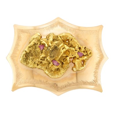 Lot 679 - Rose and Nugget Gold and Rose Quartz Belt Buckle