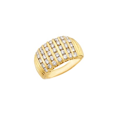Lot 4 - Gold and Diamond Ring