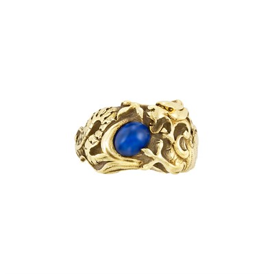 Lot 143 - Gentleman's Gold and Cabochon Sapphire Ring