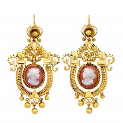 Lot 59 - Pair of Archaeological Revival Gold and Hardstone Cameo Pendant-Earrings