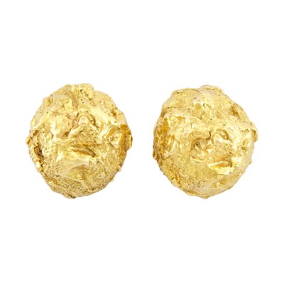 Lot 369 - Pair of Nugget Gold Dome Earclips, David Webb