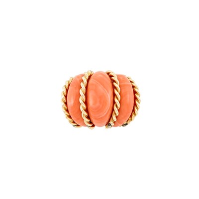 Lot 182 - Gold and Fluted Coral Ring