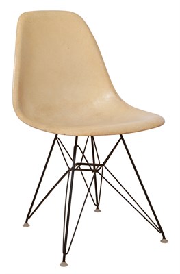 Lot 481 - Eames Molded Plastic Chair with Wire Base