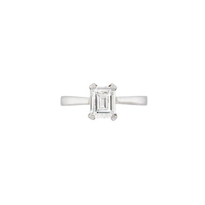 Lot 613 - White Gold and Diamond Ring