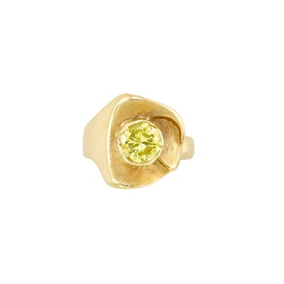 Lot 585 - Gold and Fancy Intense Yellow Diamond Ring