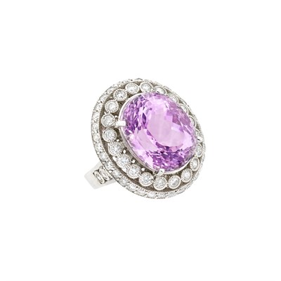 Lot 286 - White Gold, Kunzite and Diamond Ring