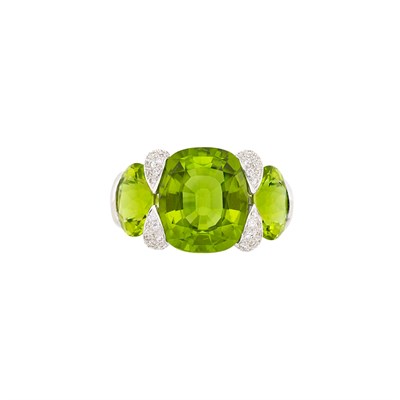 Lot 305 - White Gold, Peridot and Diamond Ring
