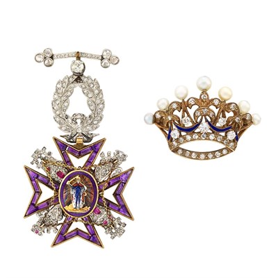 Lot 140 - Belle Epoque Platinum, Gold, Diamond, Amethyst and Enamel Lapel Pin and Antique Gold, Pearl and Diamond Crown Pin
