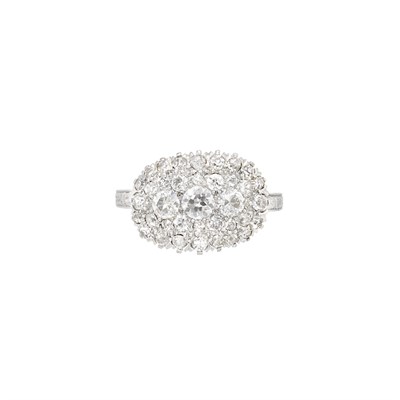 Lot 341 - Platinum and Diamond Ring