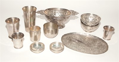 Lot 387 - Group of English, American and Continental...