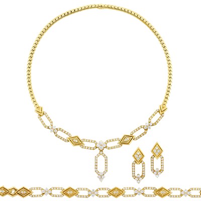 Lot 275 - Suite of Gold and Diamond Jewelry, France