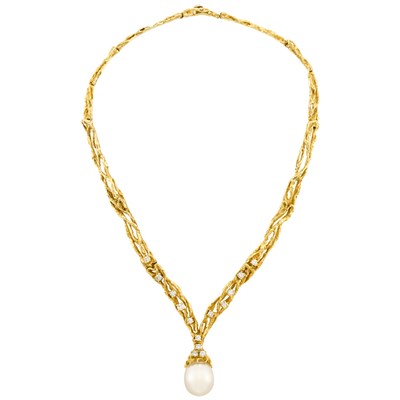Lot 495 - Gold, South Sea Cultured Pearl and Diamond Necklace, Arthur King