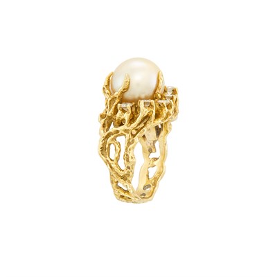 Lot 498 - Gold, Light Golden Cultured Pearl and Diamond Ring, Arthur King