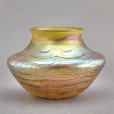 Lot 261 - Tiffany Gold Favrile Glass Vase First quarter...