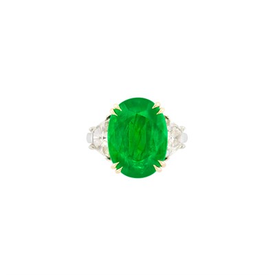 Lot 137 - Platinum, Gold, Emerald and Diamond Ring