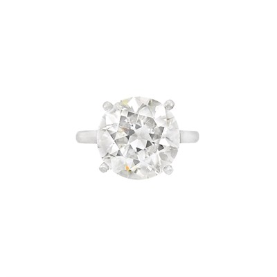 Lot 392 - Silver and Diamond Ring