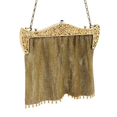 Lot 101 - Antique Gold, Platinum, Diamond and Cabochon Sapphire Mesh Purse
