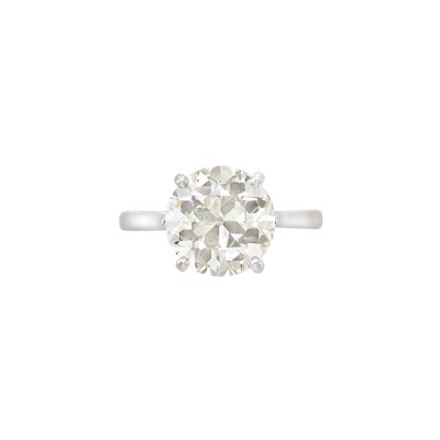 Lot 368 - Platinum and Diamond Ring, Cartier