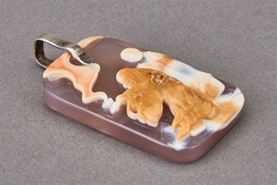 Lot 191 - Chinese Cameo Agate Pendant Of rounded...