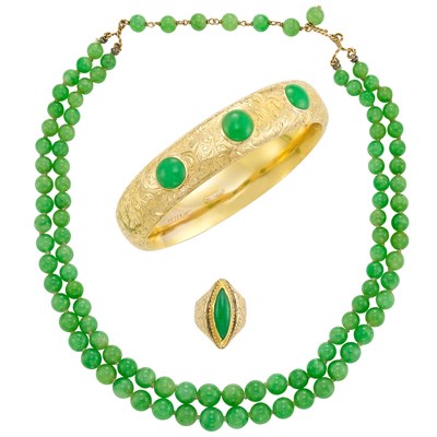 Lot 25 - Group of Jade and Gold Jewelry