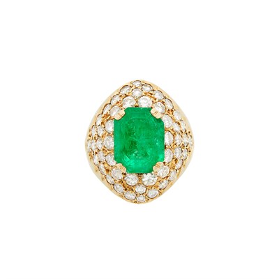 Lot 22 - Gold, Emerald and Diamond Ring, Benhur