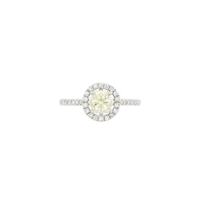 Lot 217 - White Gold and Diamond Ring