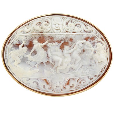 Lot 106 - Gold and Shell Cameo Pendant-Brooch