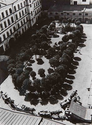 Lot 97 - RODCHENKO, ALEKSANDR (1891-1956) Courtyard,...