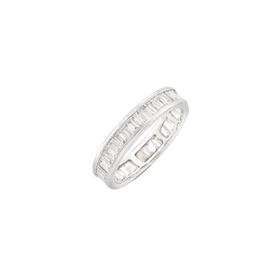 Lot 102 - Platinum and Diamond Band Ring