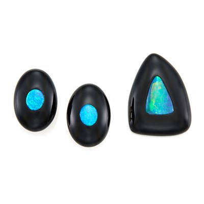 Lot 198 - Pair of Gold, Cabochon Opal and Black Onyx Pendant-Earrings and Pendant