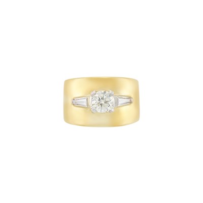 Lot 57 - Gold, Platinum and Diamond Band Ring