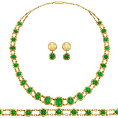 Lot 474 - Gold and Jade Necklace, Bracelet and Pair of Earclips